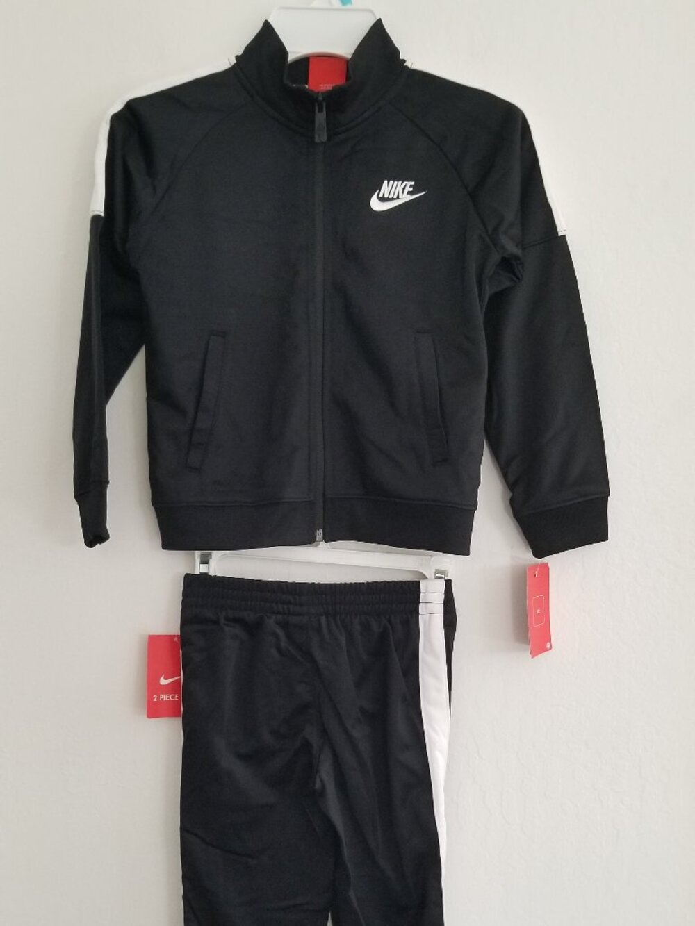 Nike Boys 86B245-023 Tracksuit 2 Piece Black White Brand New With Tags